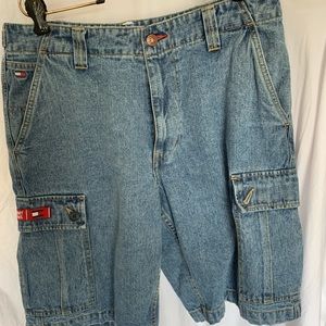 Tommy Hilfiger vintage men’s cargo shorts